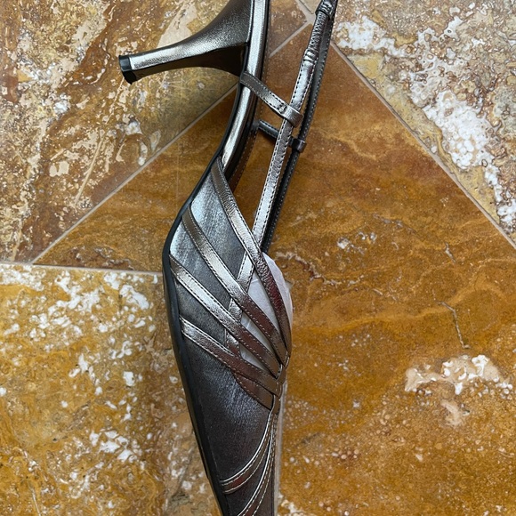 Silver heels - Picture 5 of 9